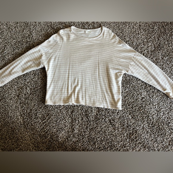 Long sleeve cream and white striped shirt - Picture 4 of 6